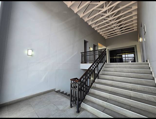 4,076M² OFFICE FOR SALE IN BRYANSTON